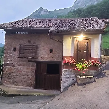 Casa Gelina Feriehus Corras de la Puente