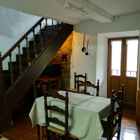 Casa Gelina Feriehus Corras de la Puente