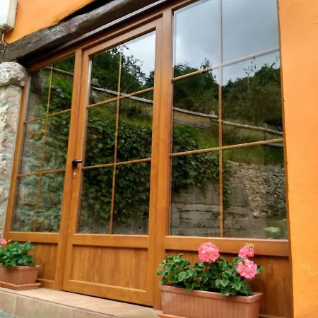 Casa Gelina Feriehus Corras de la Puente